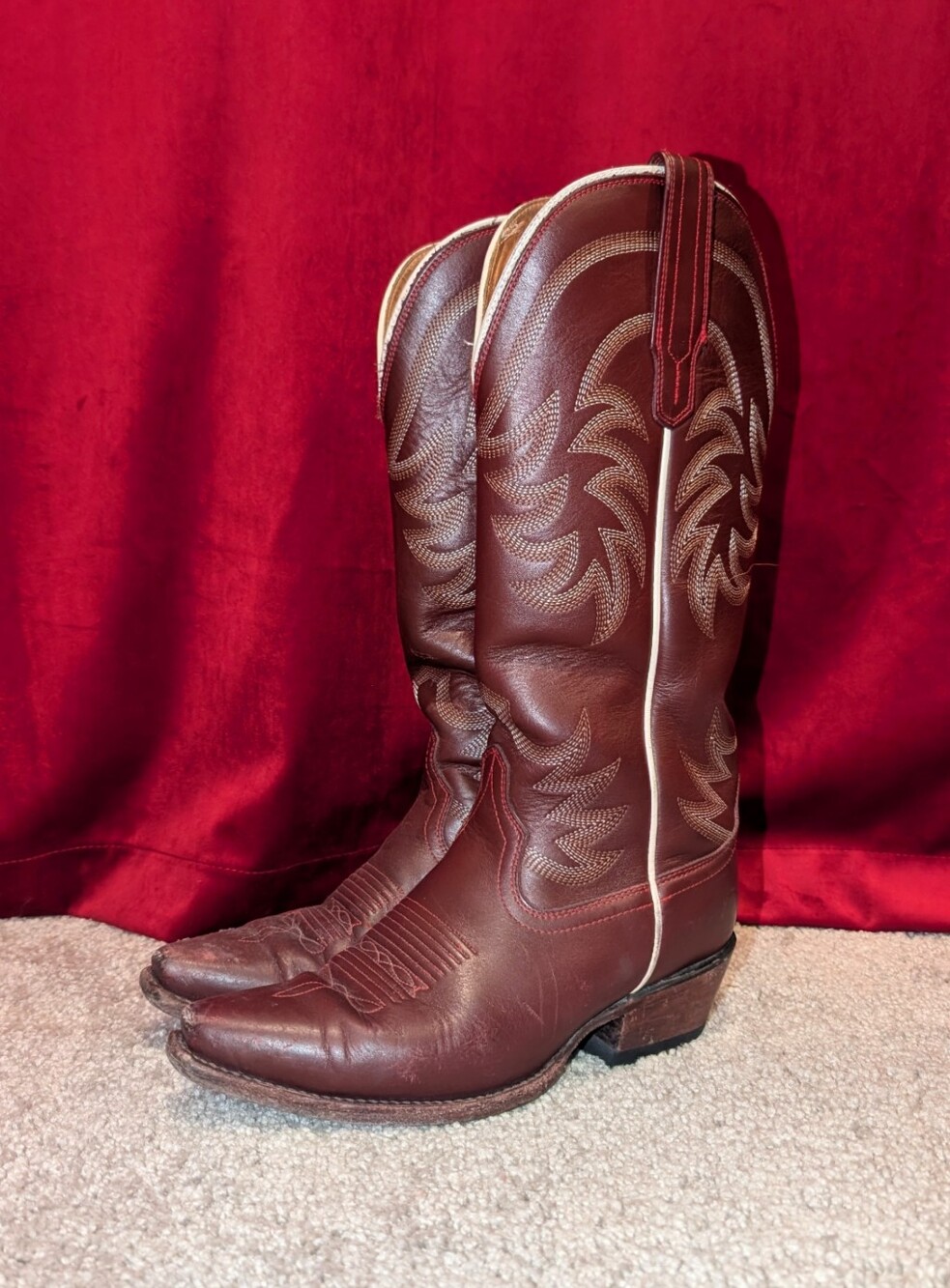 Women's Tecovas Scarlet Red Cowhide Annie Regular Calf 5 1/2B Cowboy Boots